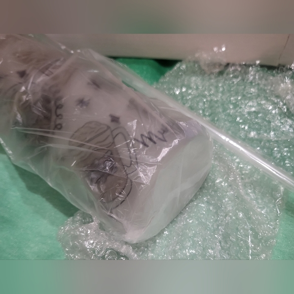 Frosted 20oz Harry Potter tumbler - Picture 7 of 7